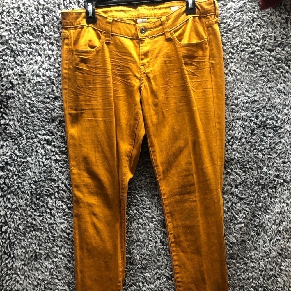 Super  Skinny Mustard Women’s Jeans Size 9 in Excellent Used condition